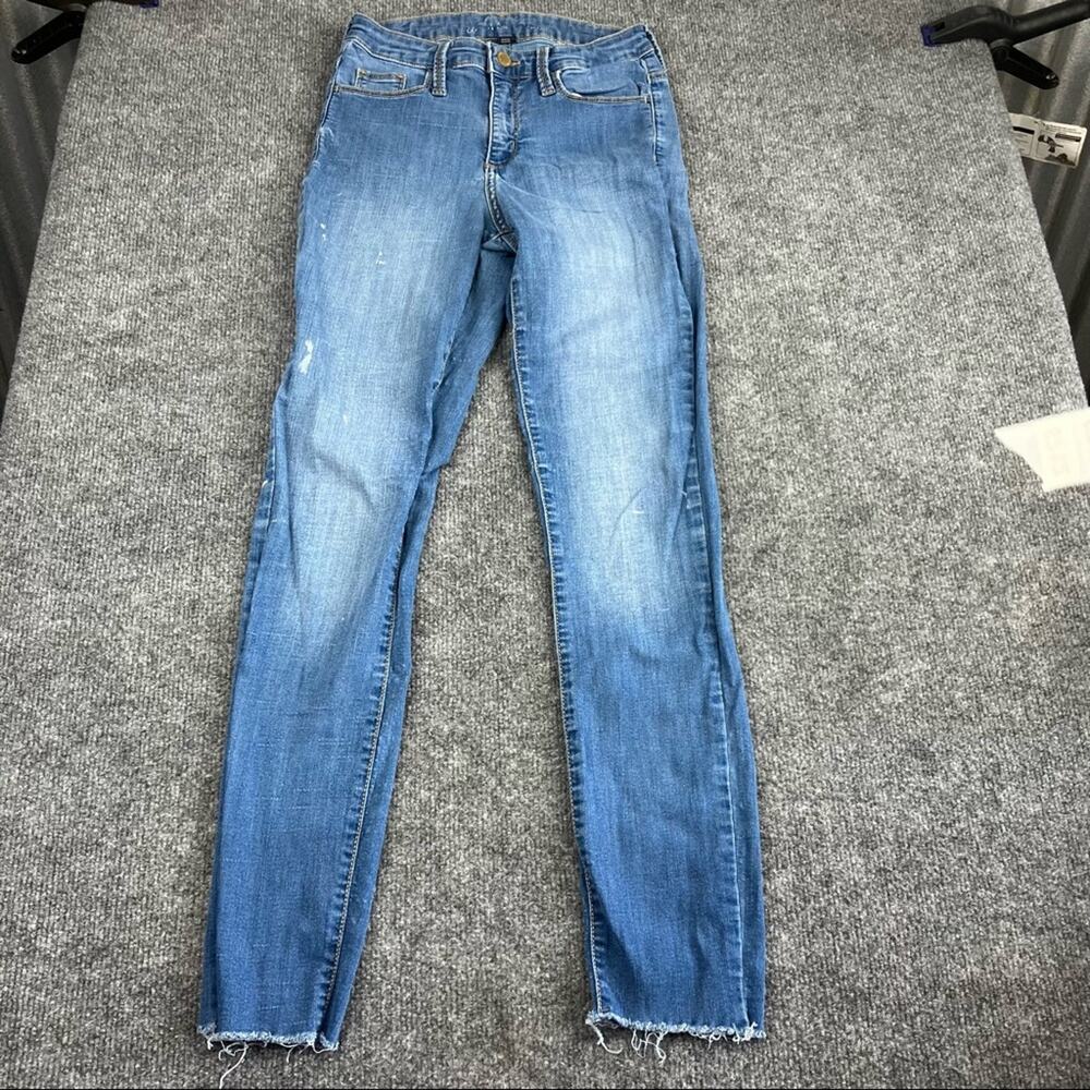 Women’s, Universal Thread Goods Co. jeans,‎ size 4/27r skinny jeans light wash